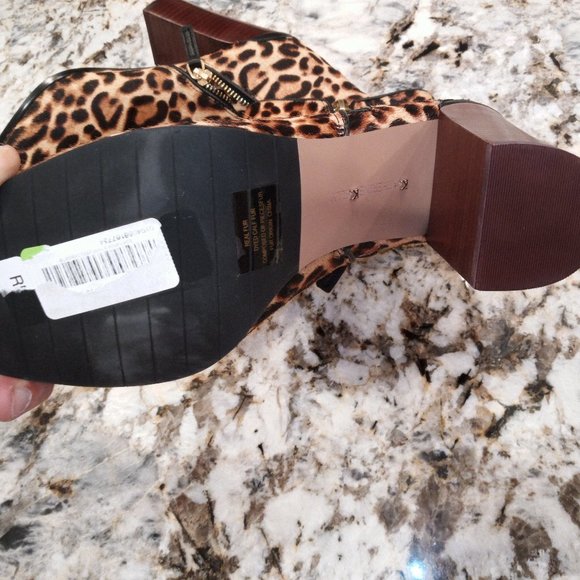 Katherine Kelly Jaymie Leopard women's boots SAVE $140 OFF RETAIL coach ugg - Picture 4 of 10